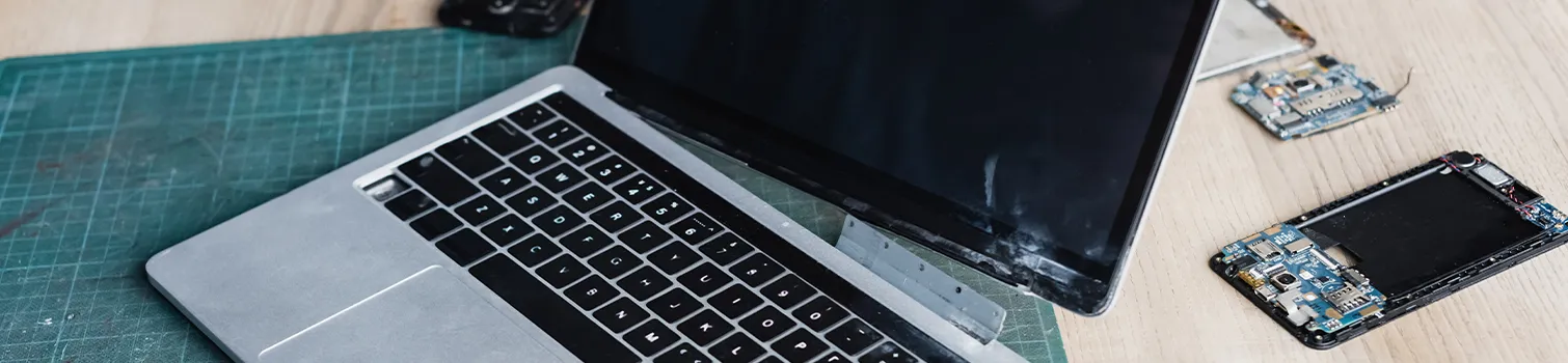 Laptop Klavye Söküm ve Değişim İşlemi a keyboard on a laptop