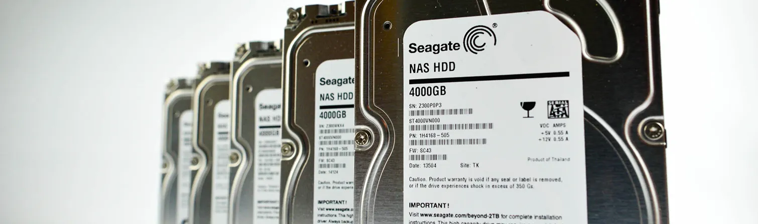 Nas Yedekleme Cihazı Veri Kurtarma close-up of several hard drives