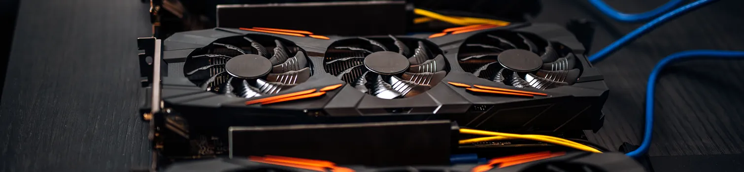 Üç fanlı ekran kartı, maksimum soğutma verimliliği ve yüksek grafik performansı için geliştirilmiş üst düzey donanım bileşenidir. a close up of a fan