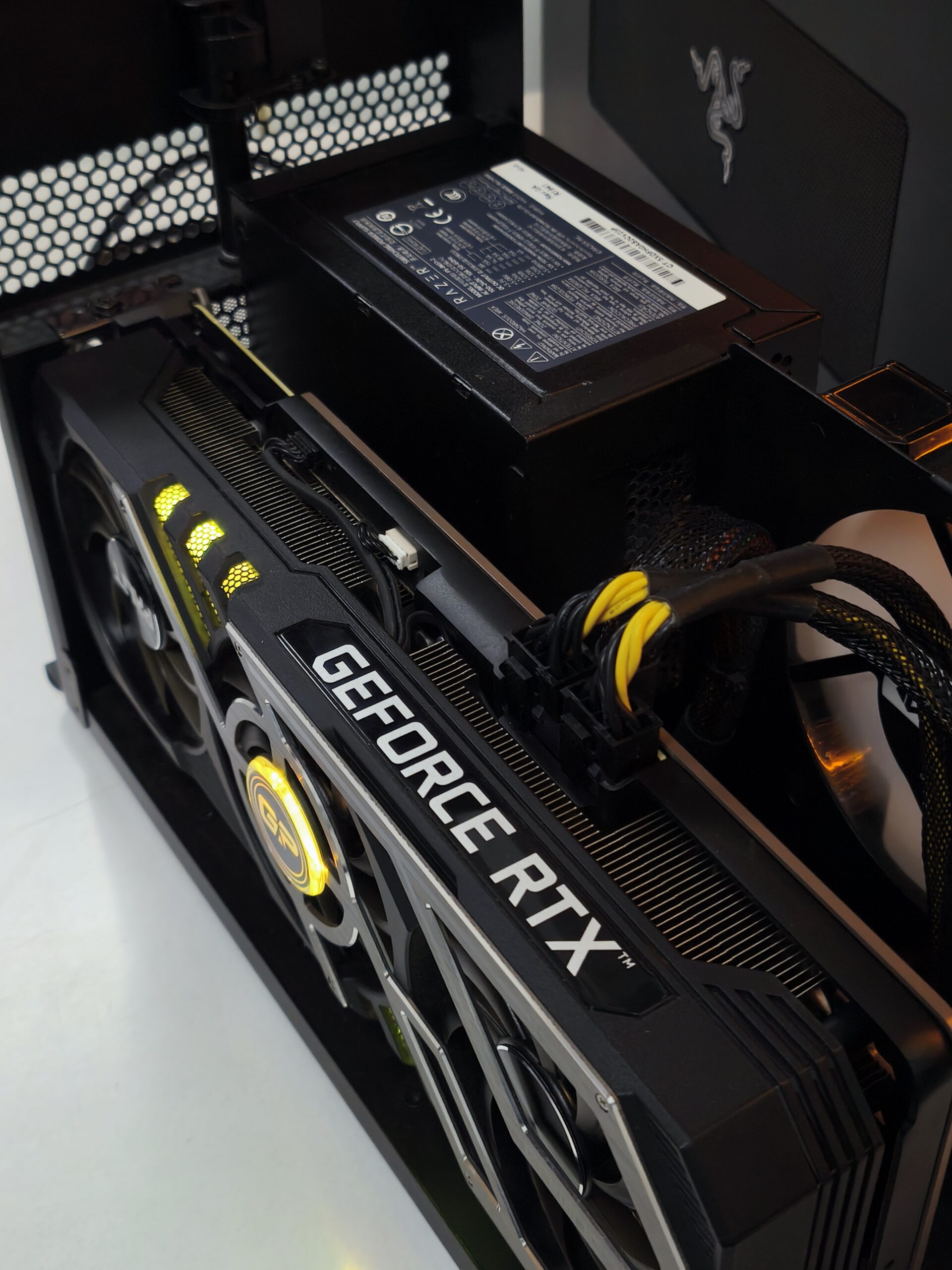 Razer Core X, grafik tasarımcılar ve içerik üreticileri için mobil performans artışı sağlayan eGPU kutusu. Sakarya Ekran Kartı Tamiri Ekran Kartı Tamiri