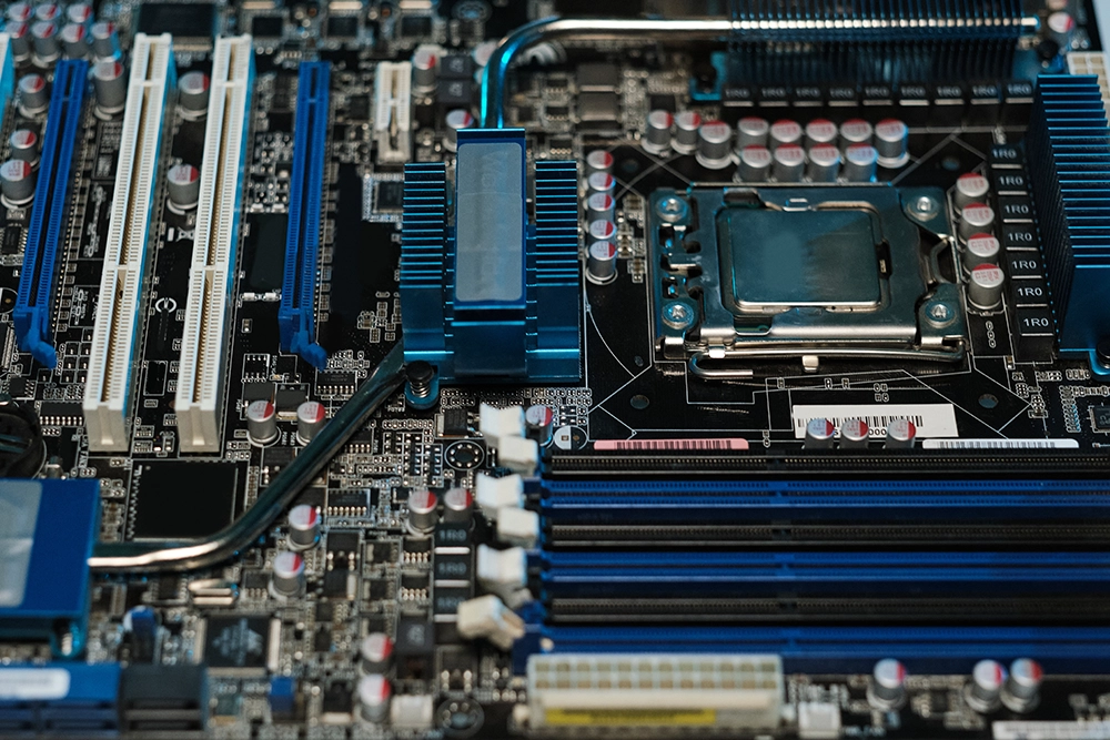 macro-image-of-motherboard-or-circuit-board-2025-03-13-03-50-06-utc BIOS Güncelleme