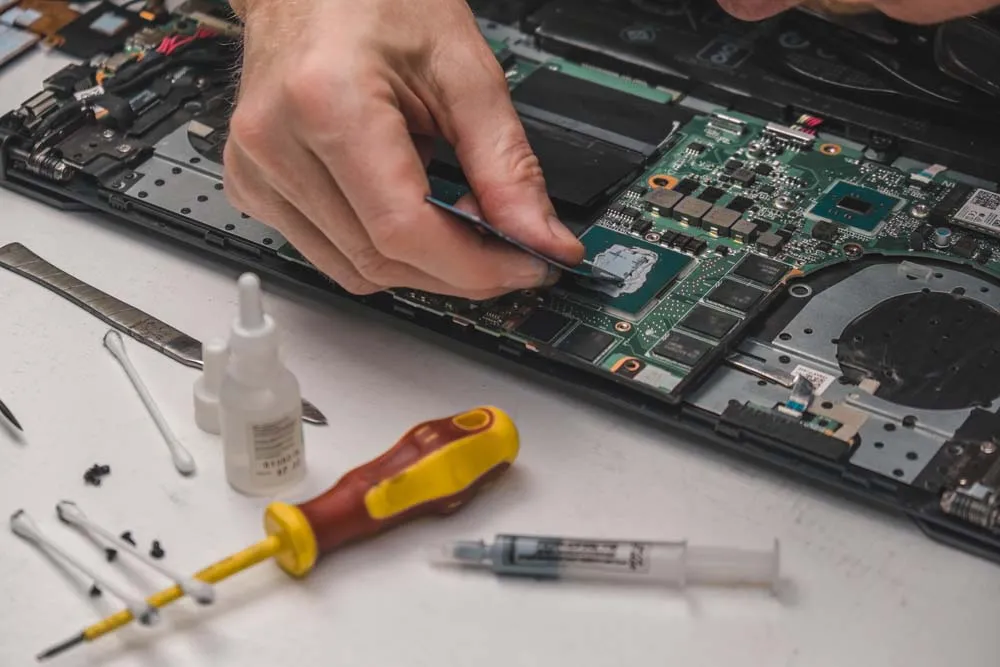 Lenovo Laptop Açılıyor Ama Görüntü GelmiyorLenovo BIOS’a Giremiyorum Monster Laptop Anakart Arızası