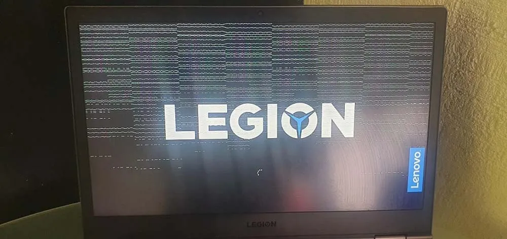 horizontal-lines-Lenovo_result Lenovo Ekranda Çizgiler Varsa Ne Anlama Gelir ? Laptop Ekran Değişimi