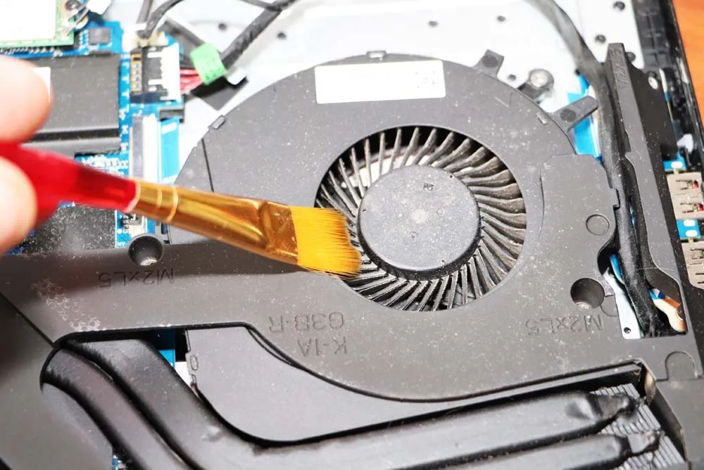 Lenovo Fan Temizliği Ne Zaman Gerekir ? Belirtiler ve ÖnerilerLenovo Laptopta Isınma Sorunu