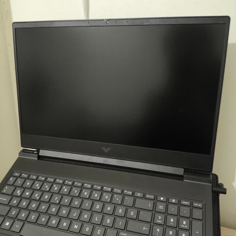 hp-victus-16-bilgisayarimin-surekli-arizalanmasi-1_768x768 HP Victus Hall Sensörü Sorunu HP Laptop Kapağı Açılınca Görüntü Gelmiyor